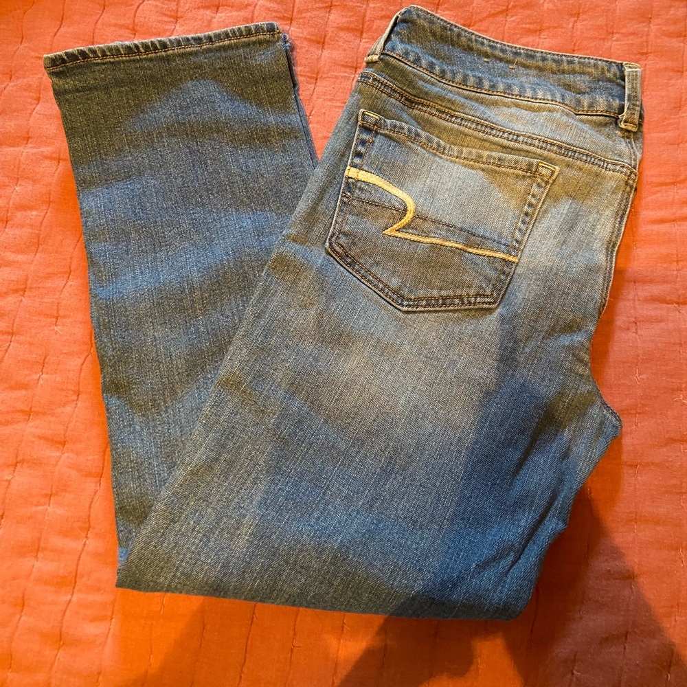 American Eagle artist crop, size 8.